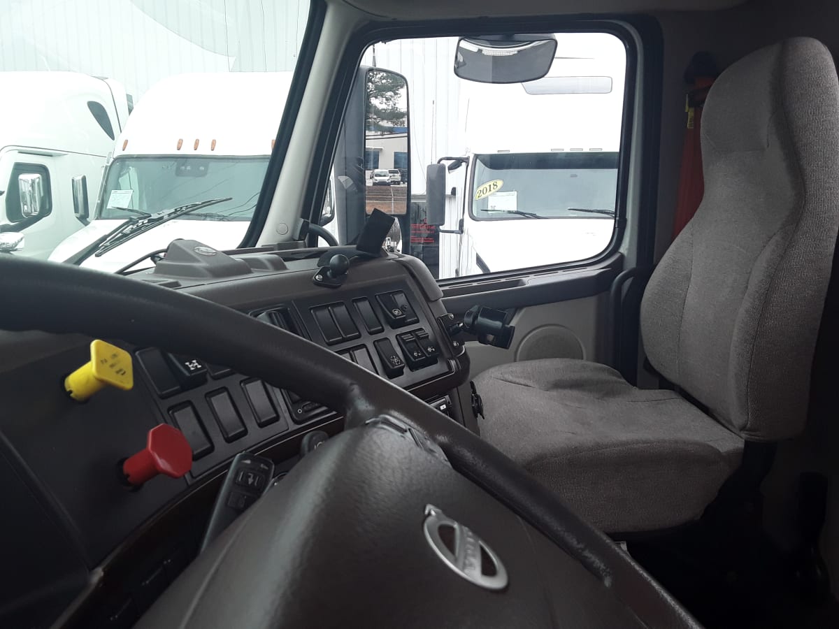 2017 Volvo VNL64TRACTOR 680225