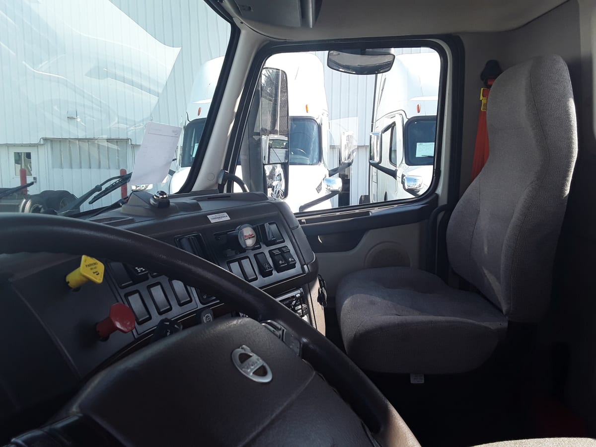 2017 Volvo VNL64TRACTOR 680226