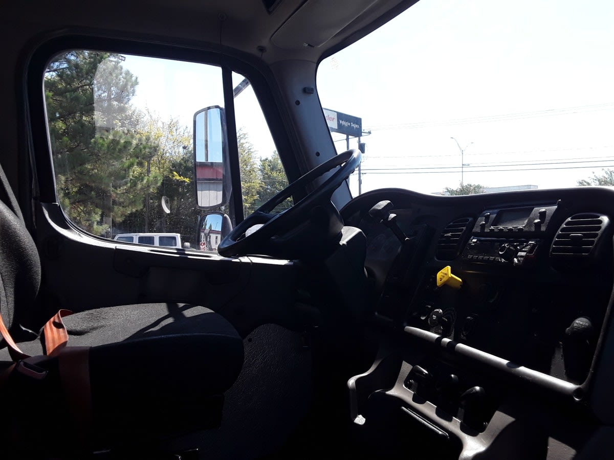 2018 Freightliner M2 106 680265