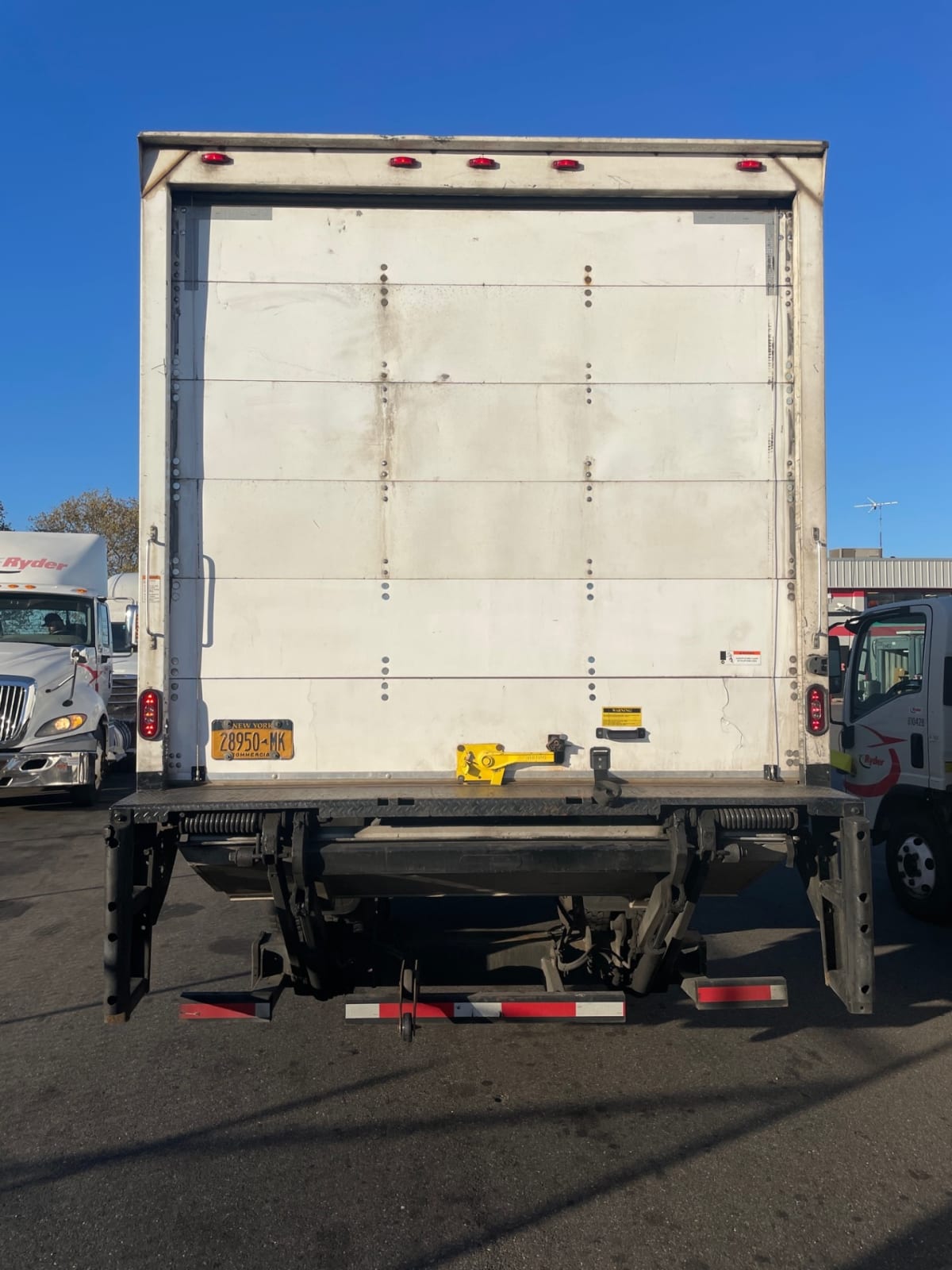 2018 Freightliner/Mercedes M2 106 680420