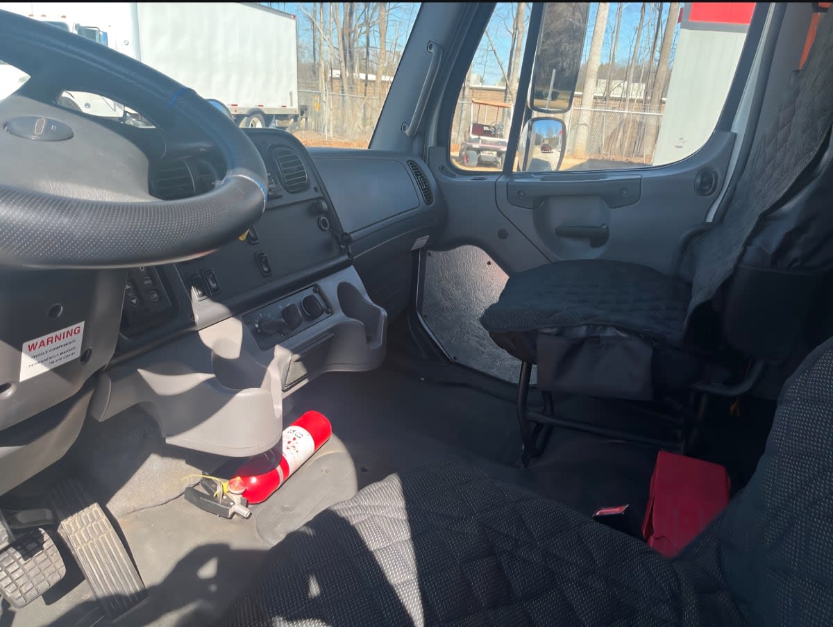 2018 Freightliner/Mercedes M2 106 680517