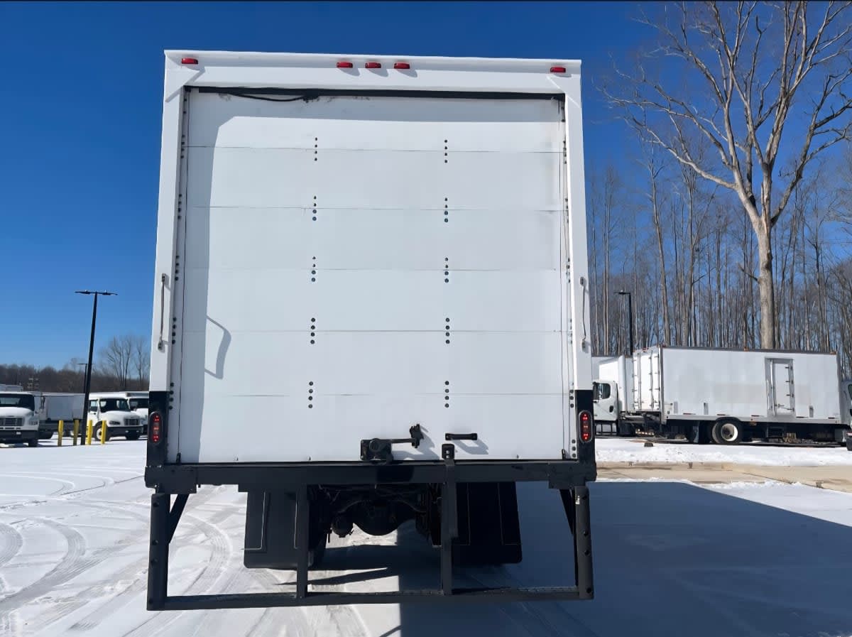 2018 Freightliner/Mercedes M2 106 680518