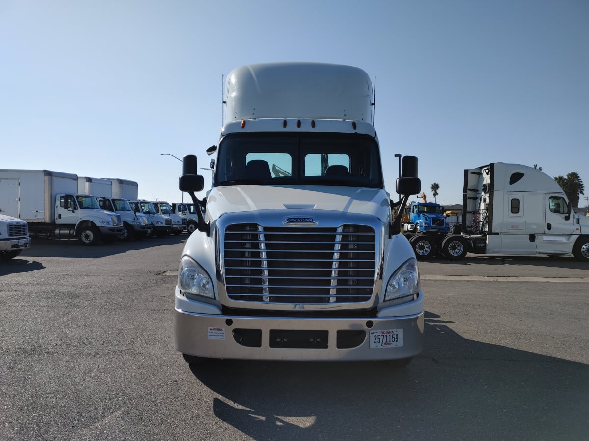 2017 Freightliner/Mercedes CASCADIA 125 680564