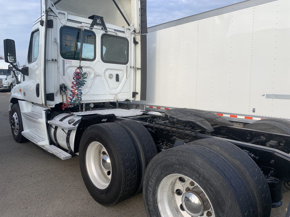 2017 Freightliner/Mercedes CASCADIA 125 680565