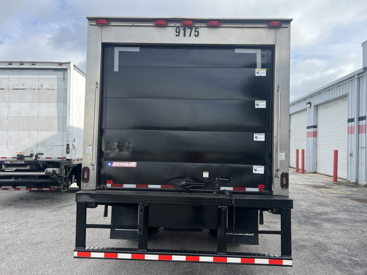 2017 Isuzu NQR in Tampa, FL — photo 5