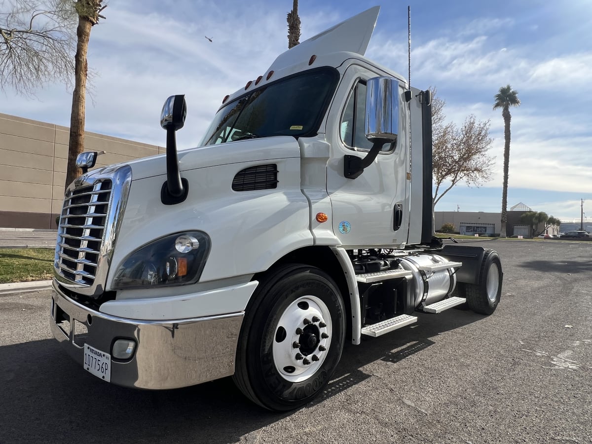 2017 Freightliner - image 3