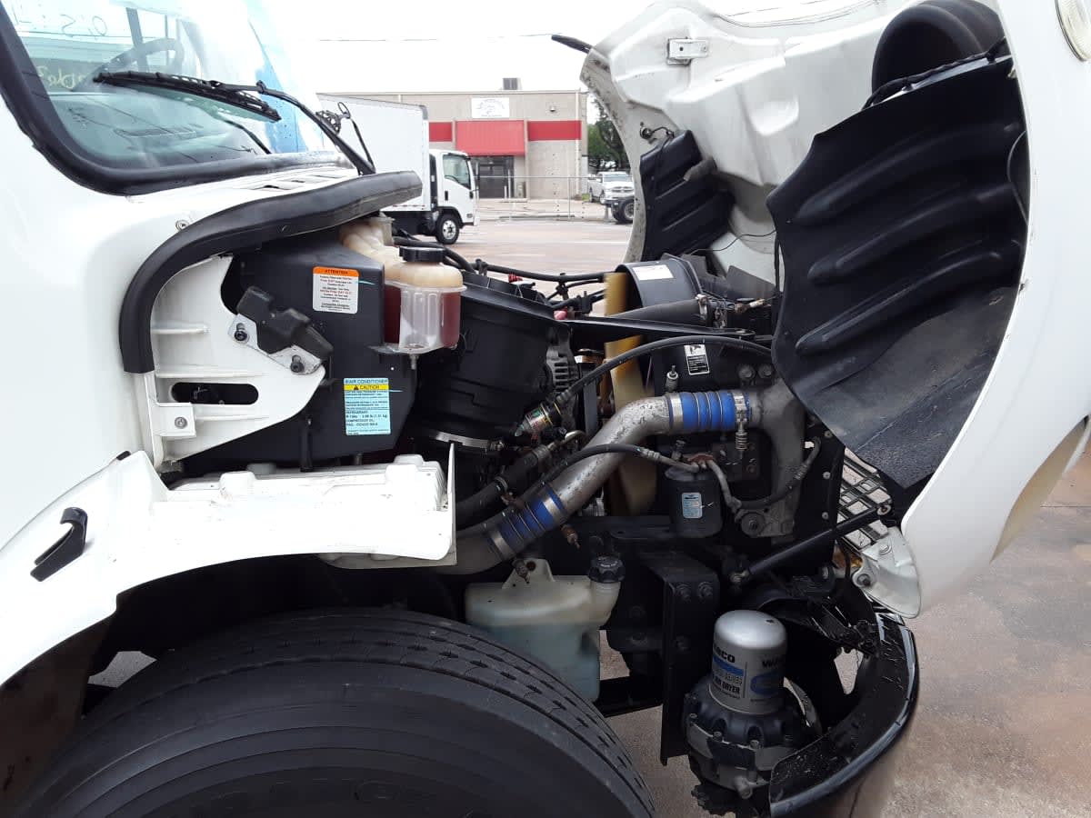 2018 Freightliner M2 106 680631