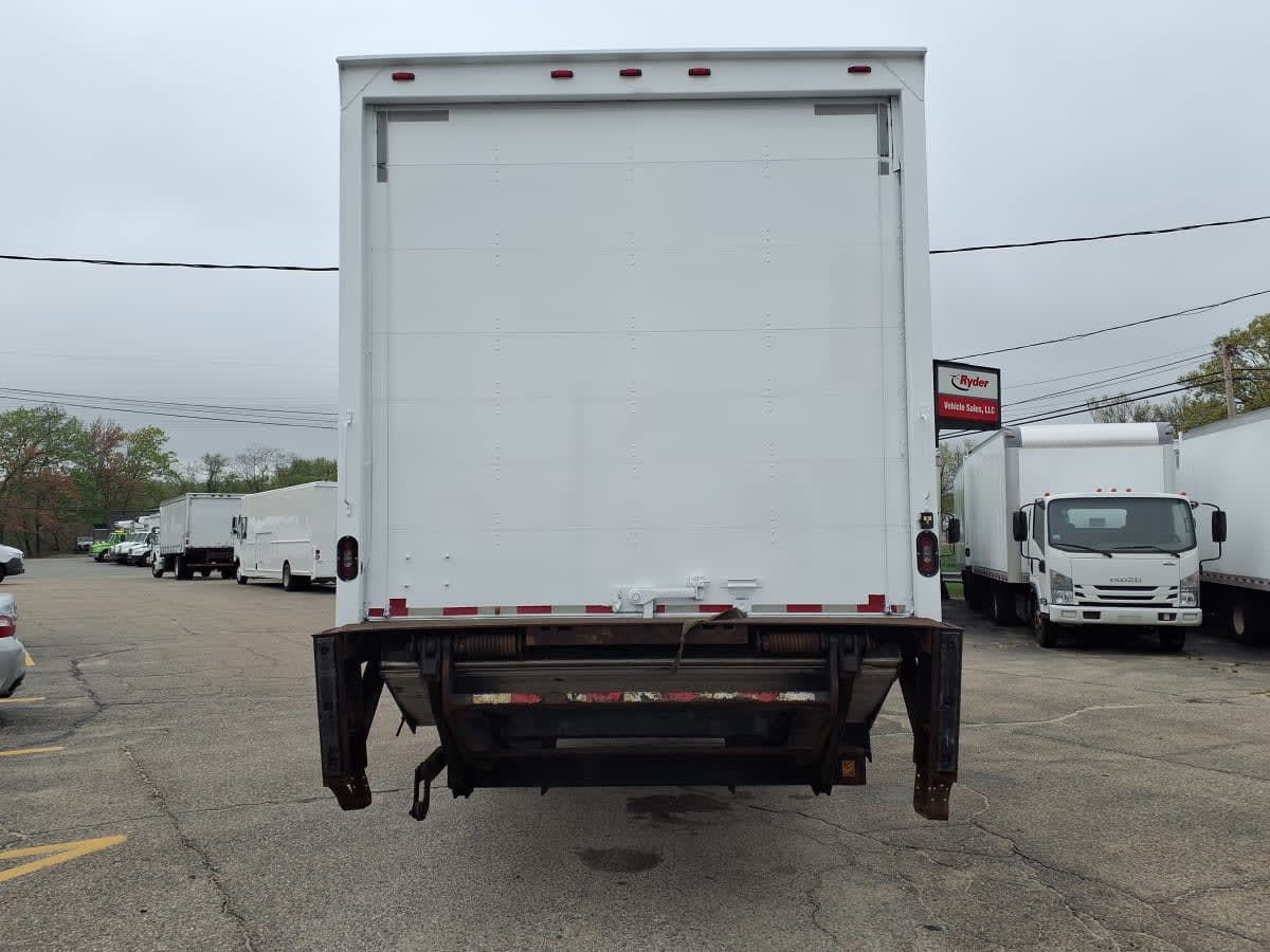2018 Freightliner M2 106 680656