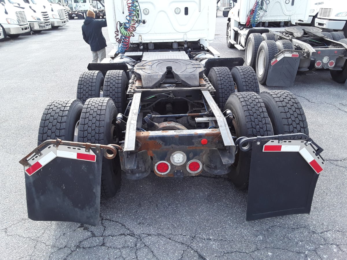 2017 Freightliner/Mercedes CASCADIA 113 680668