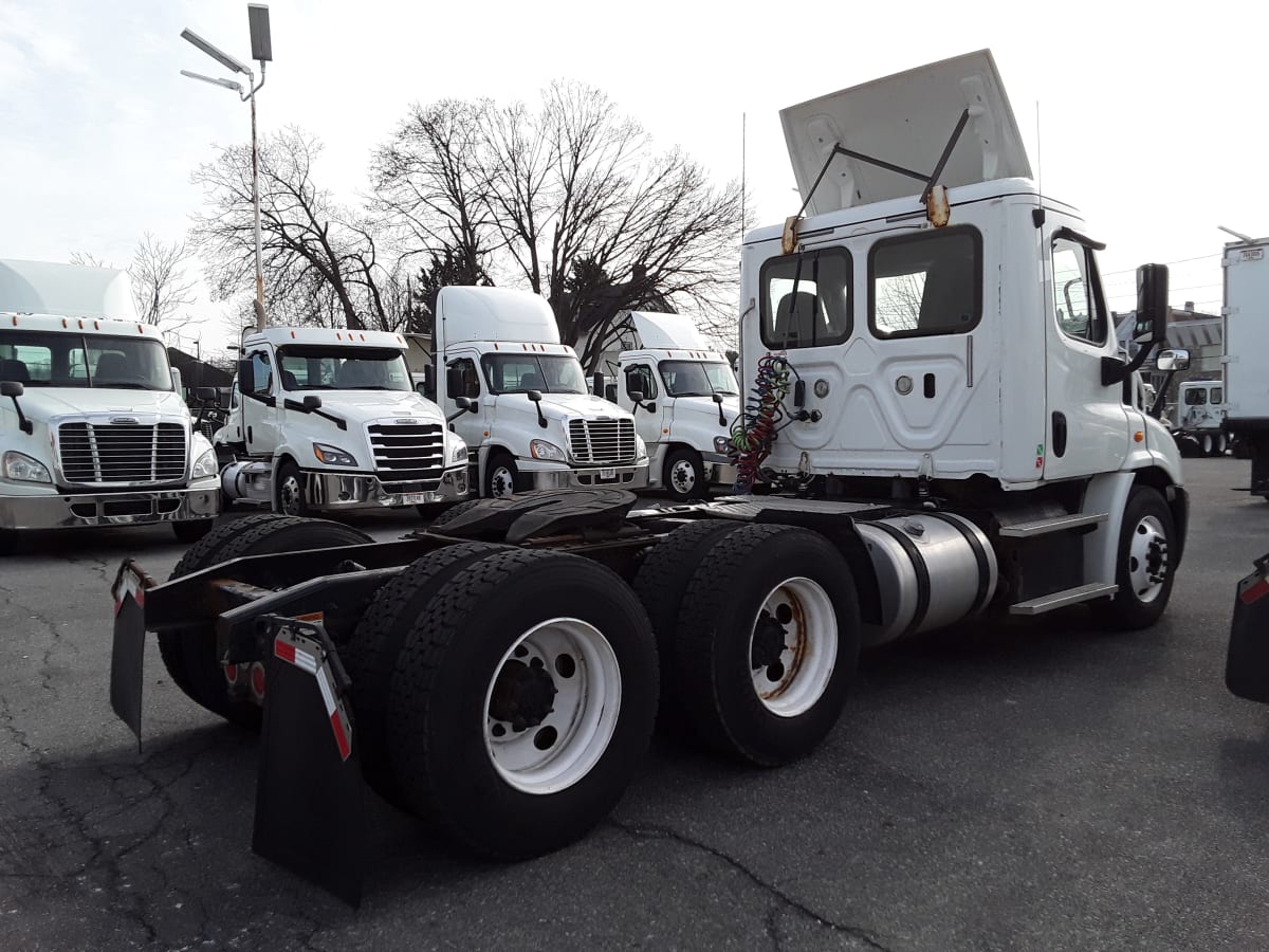 2017 Freightliner/Mercedes CASCADIA 113 680668