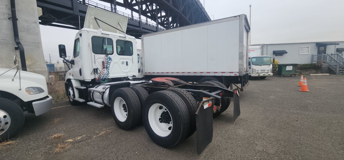 2017 Freightliner/Mercedes CASCADIA 113 680669