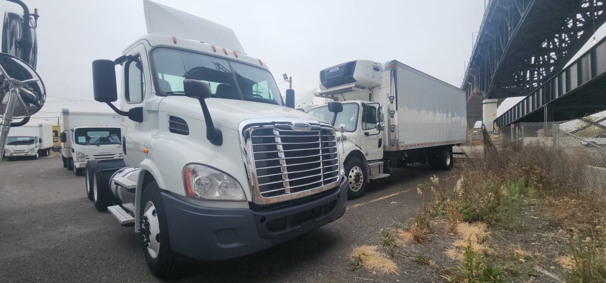 2017 Freightliner/Mercedes CASCADIA 113 680669
