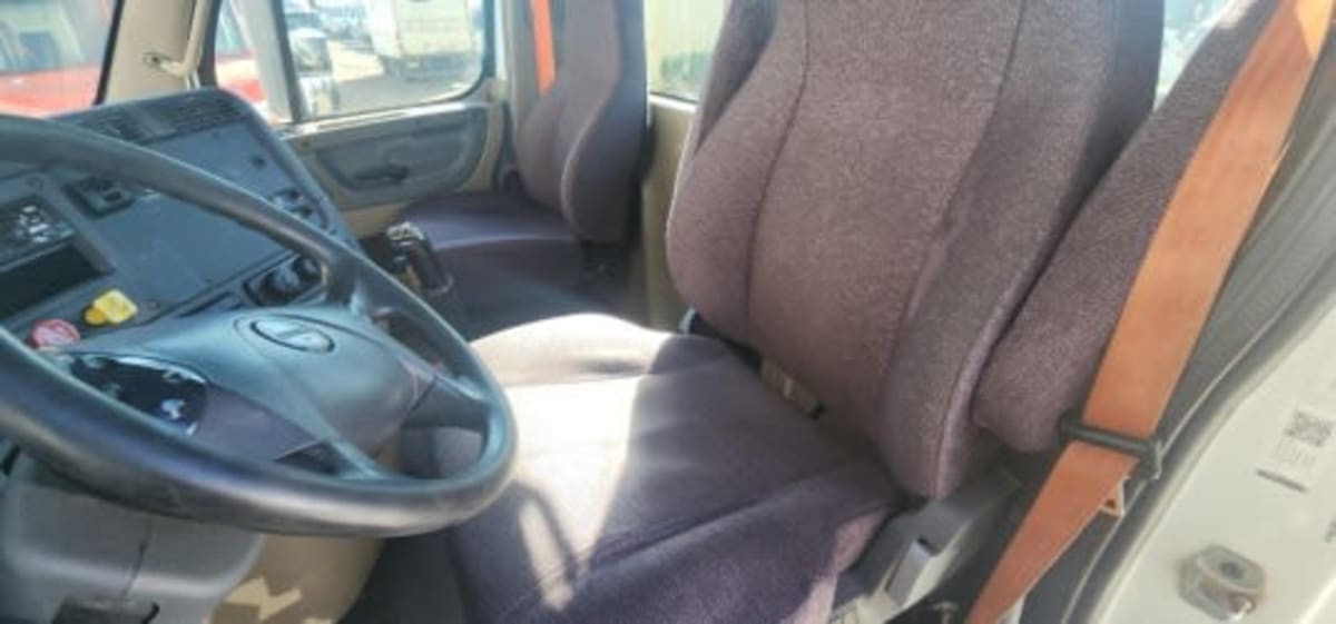 2017 Freightliner/Mercedes CASCADIA 113 680670