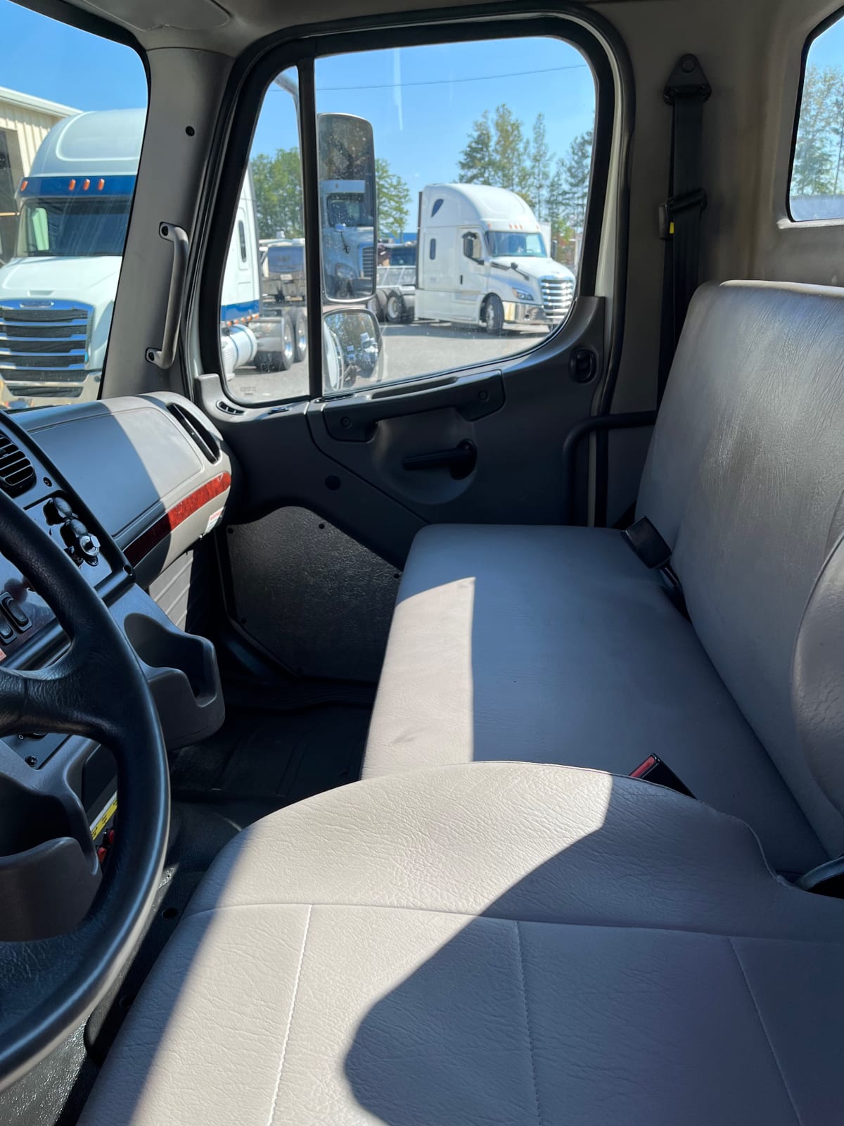 2018 Freightliner/Mercedes M2 106 680685