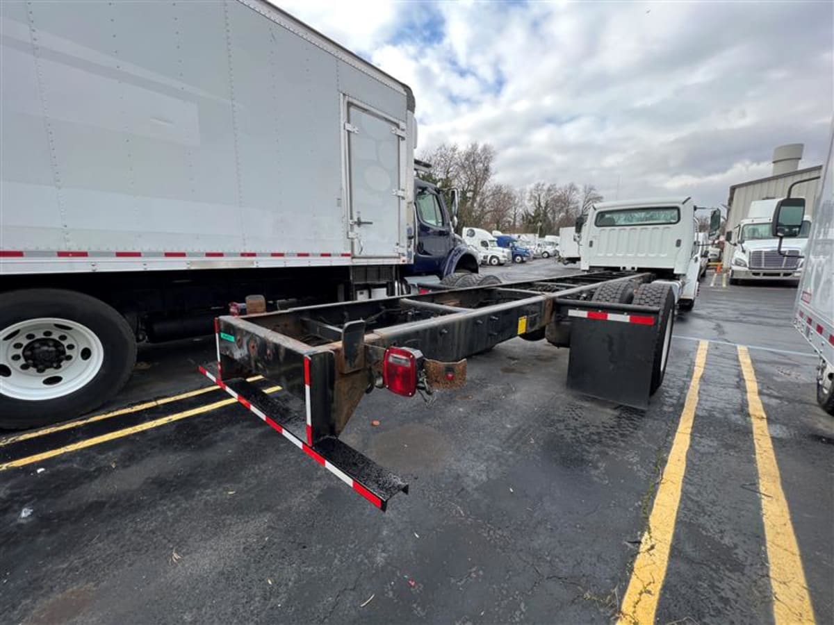 2018 Freightliner/Mercedes M2 106 680689