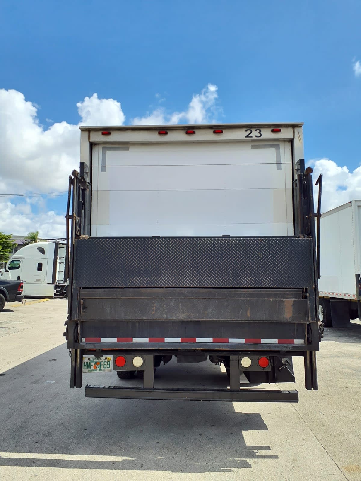 2018 Freightliner/Mercedes M2 106 680803