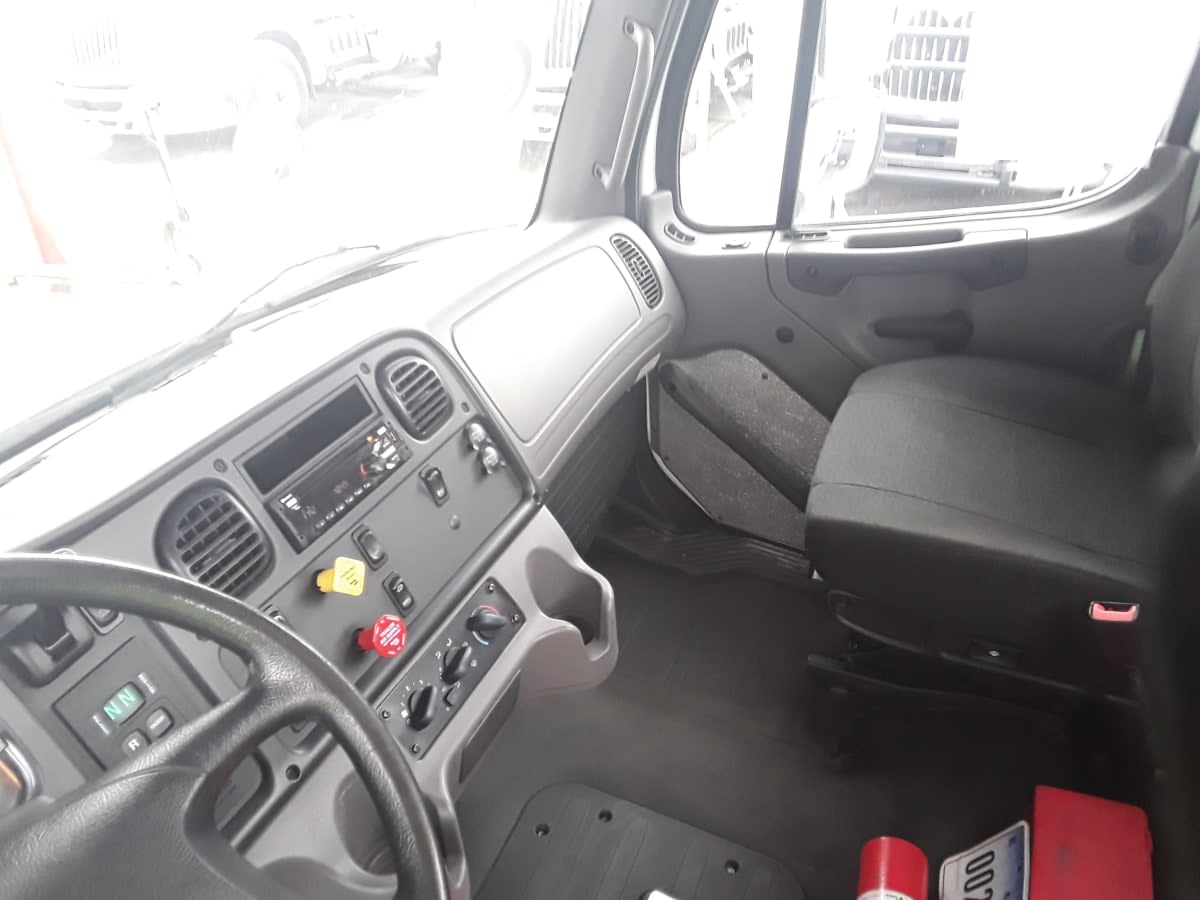 2018 Freightliner/Mercedes M2 106 680807