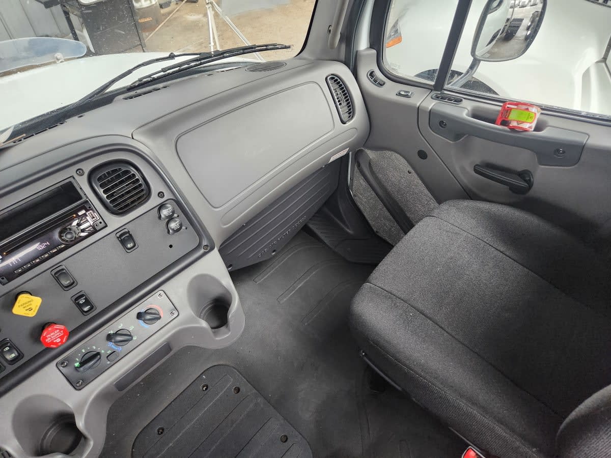 2018 Freightliner/Mercedes M2 106 680808