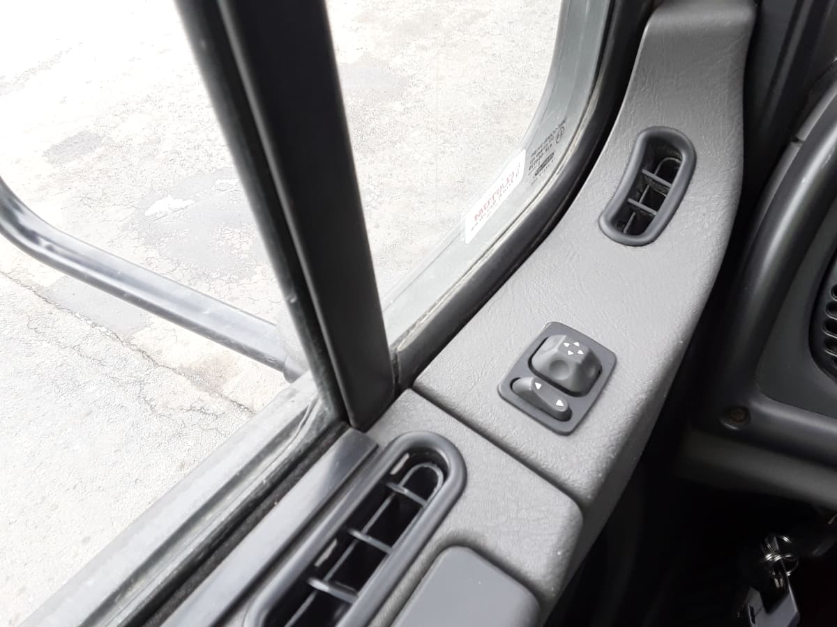 2018 Freightliner/Mercedes M2 106 680889