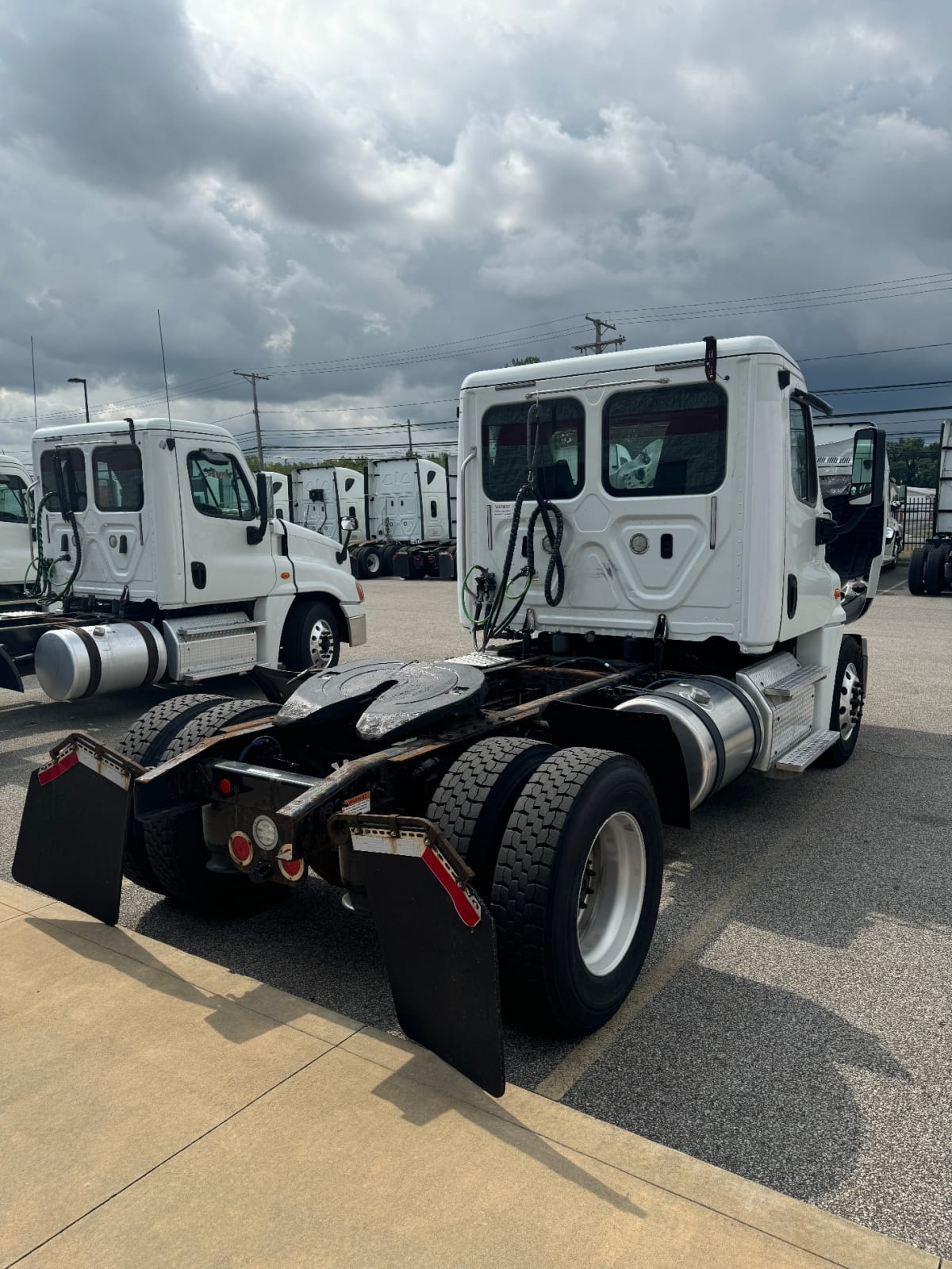 2017 Freightliner/Mercedes CASCADIA 125 680891