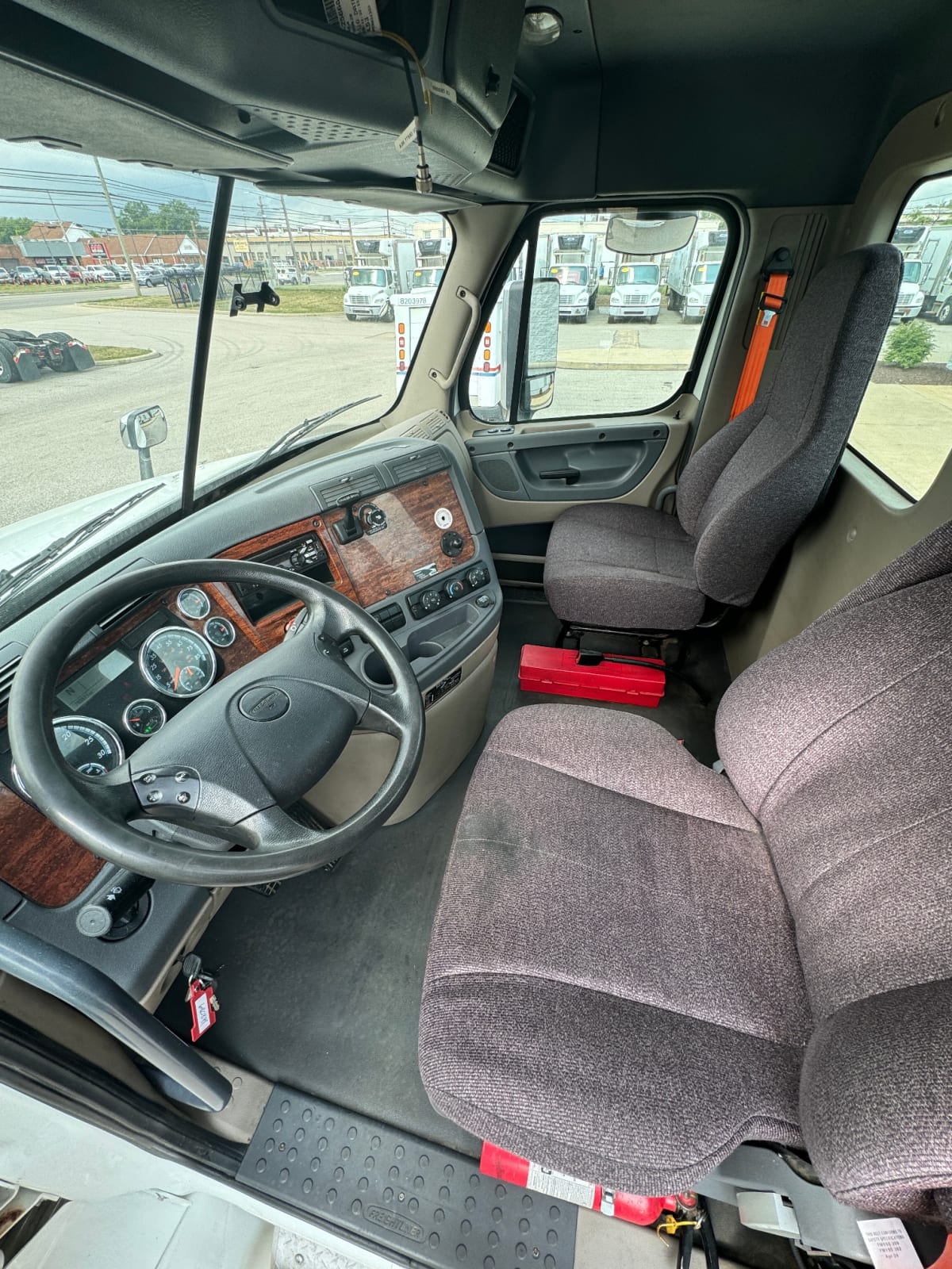 2017 Freightliner/Mercedes CASCADIA 125 680891