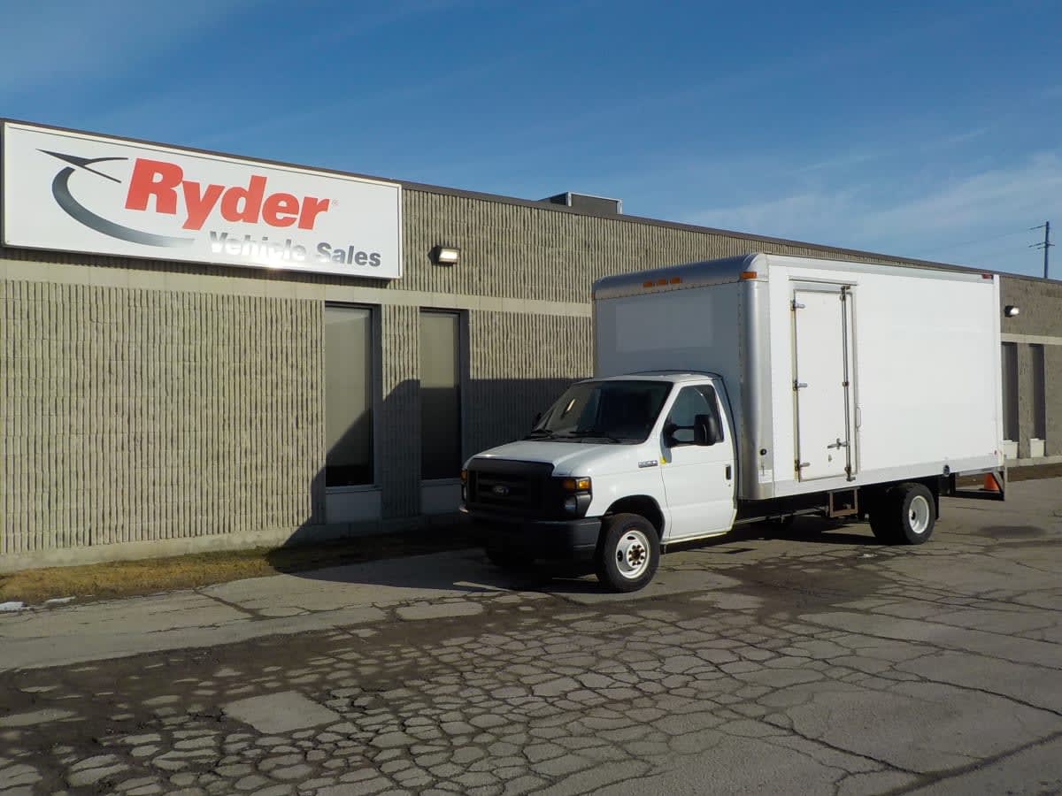 2017 Ford Motor Company E450 680903