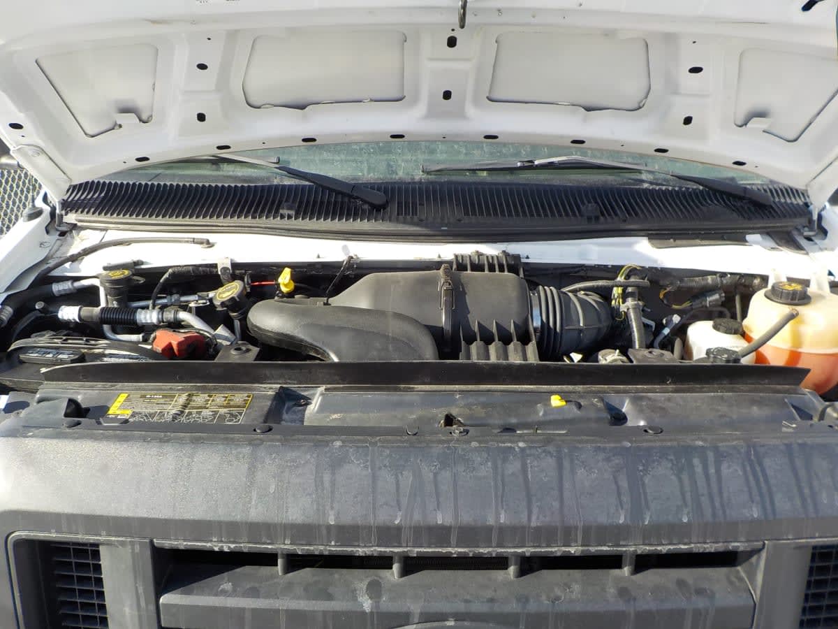 2017 Ford Motor Company E450 680903