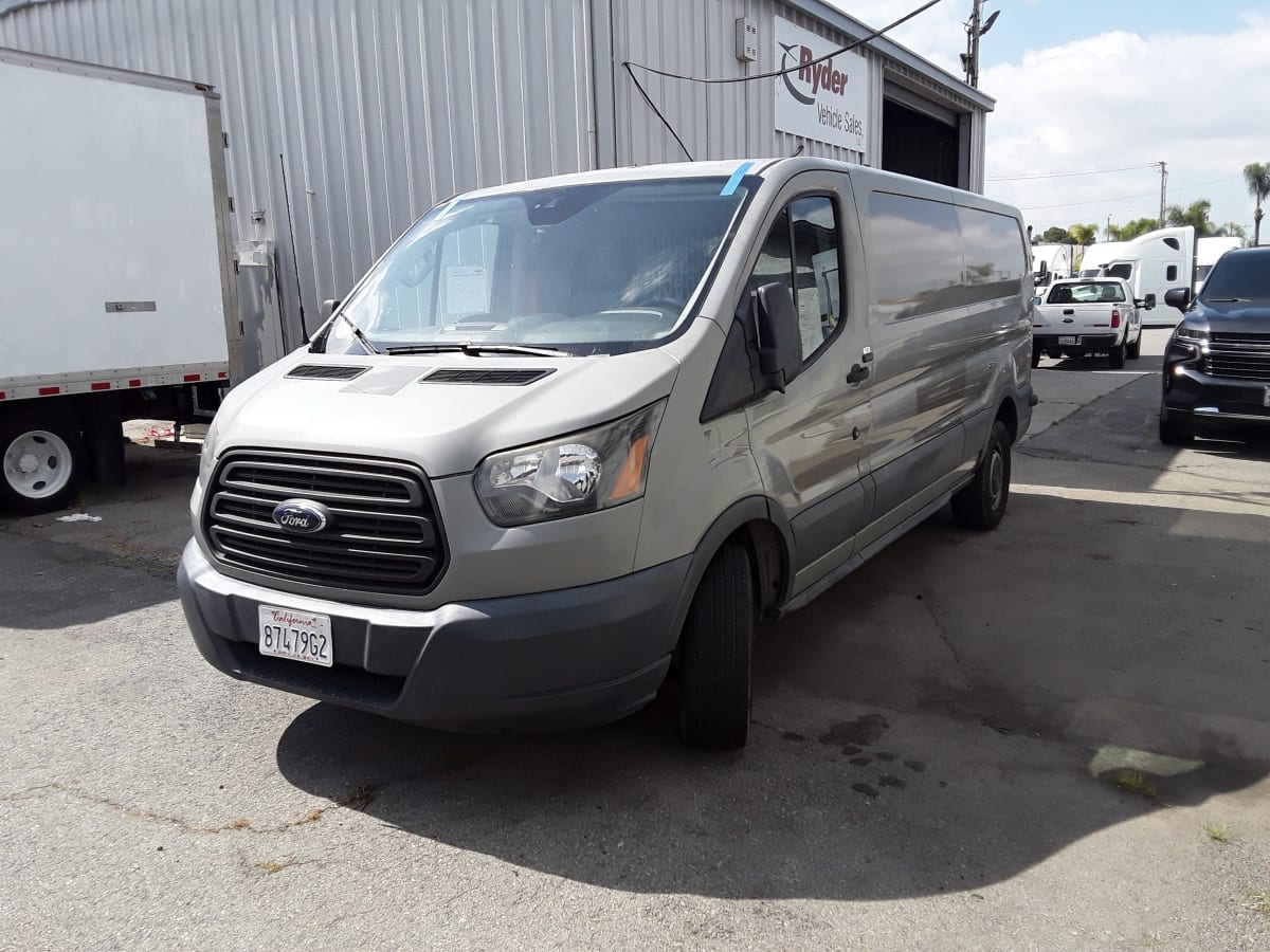 2017 Ford Motor Company TRANSIT 250 680906