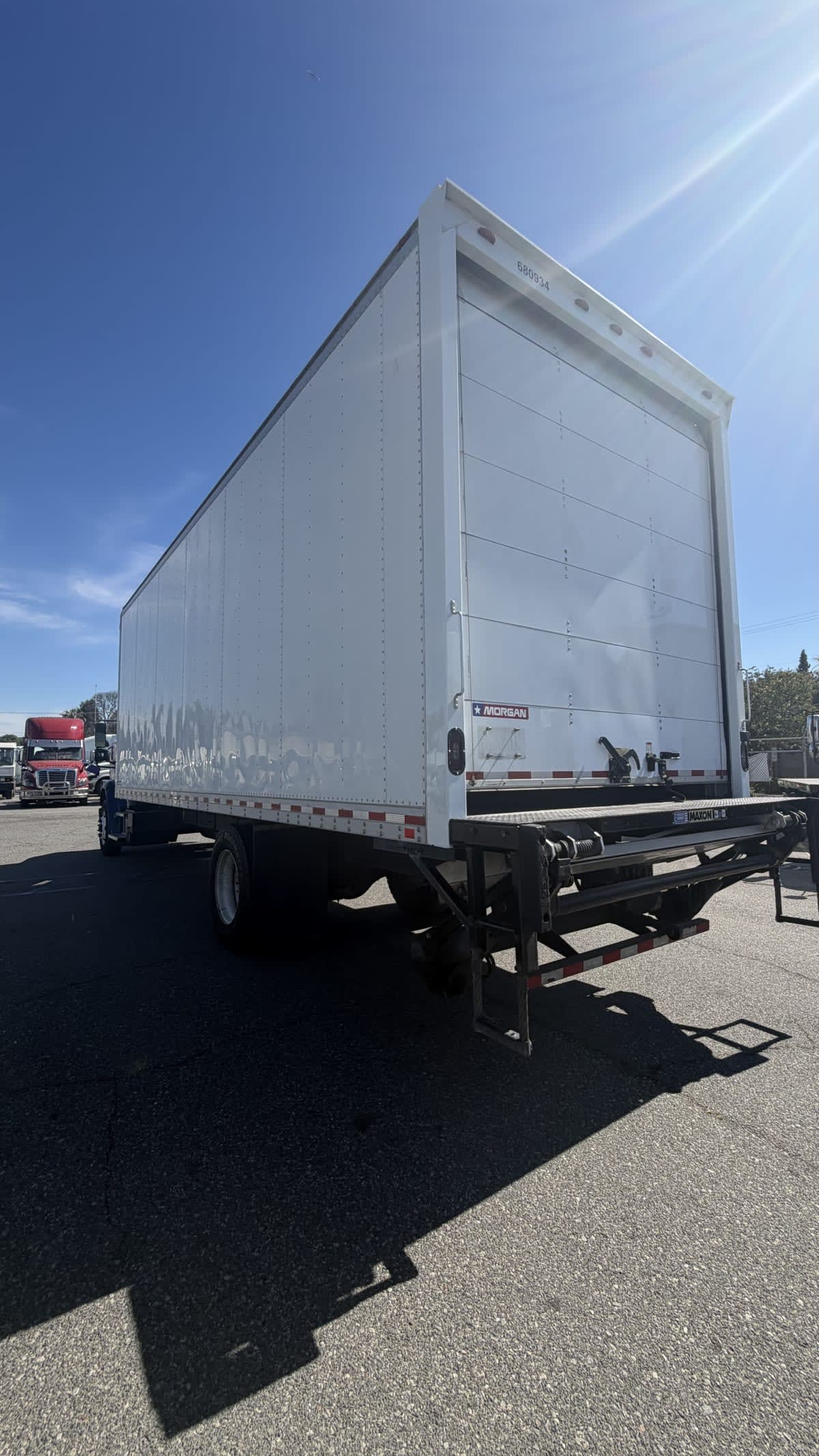 2018 Freightliner/Mercedes M2 106 680934