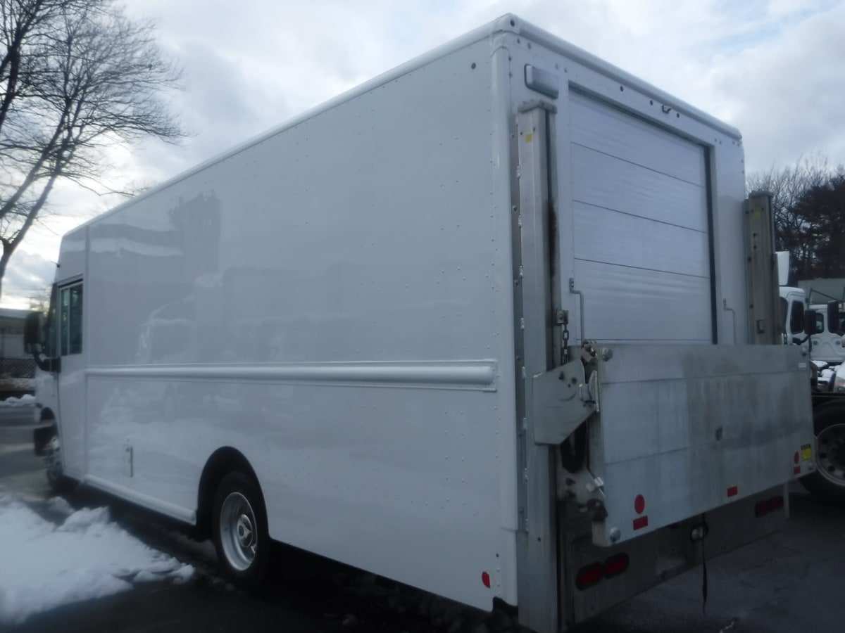 2017 Frtlr Custom Chassis Corp MT45 680954