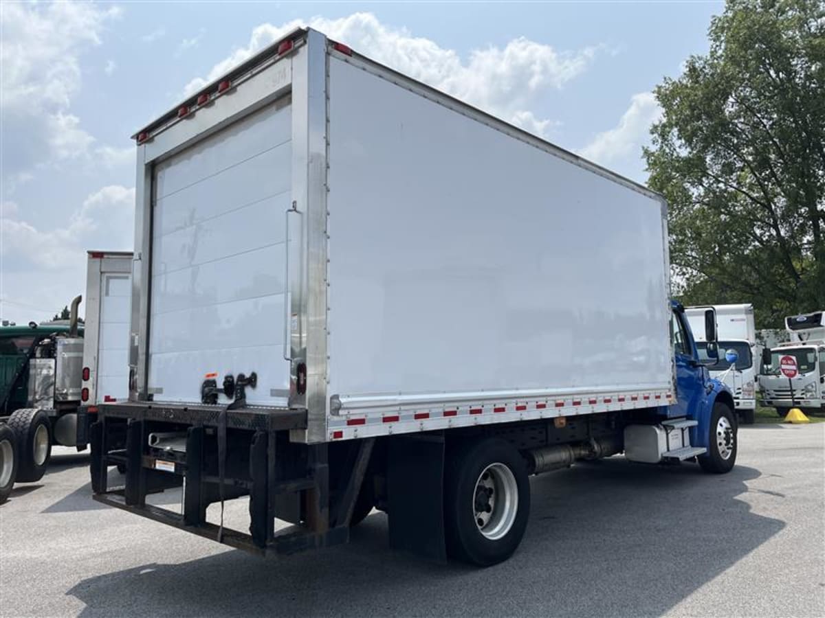 2018 Freightliner M2 106 680974
