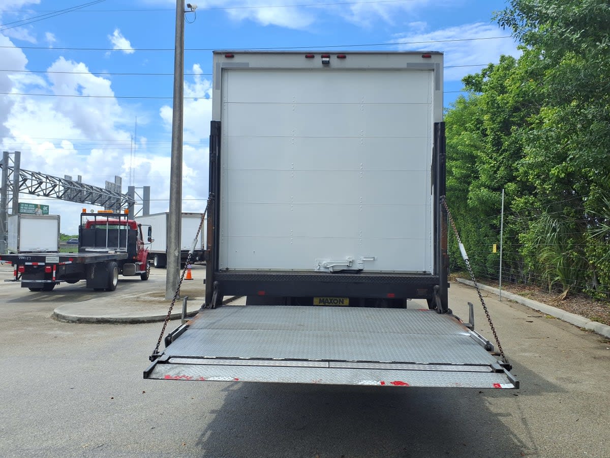 2018 Hino 338 in Davie, FL — photo 5