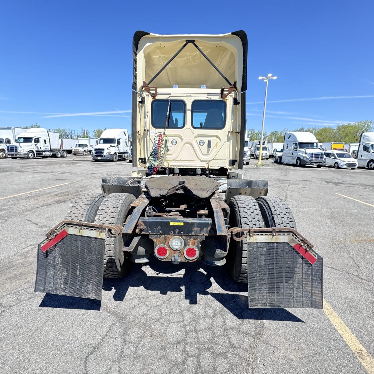 2017 Freightliner/Mercedes CASCADIA 113 681033