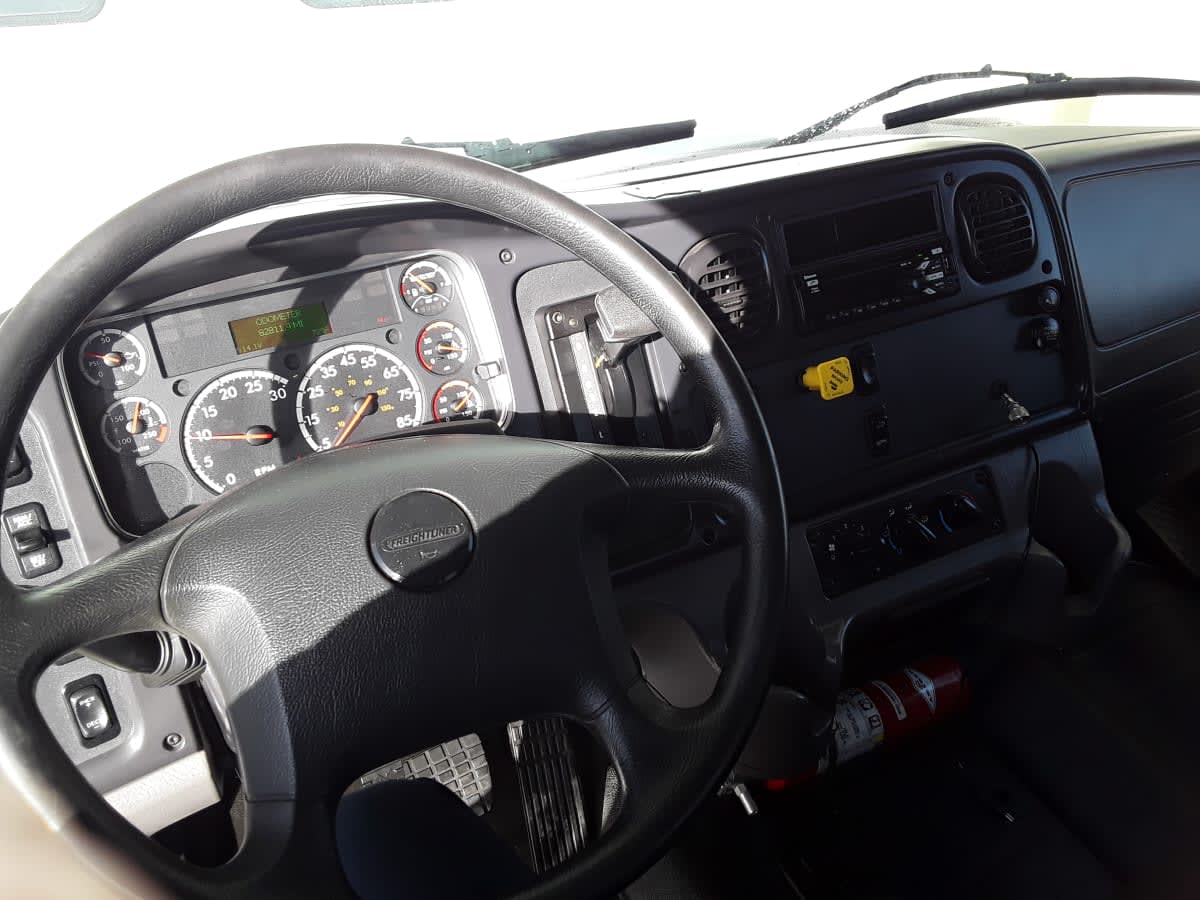 2018 Freightliner/Mercedes M2 106 681044