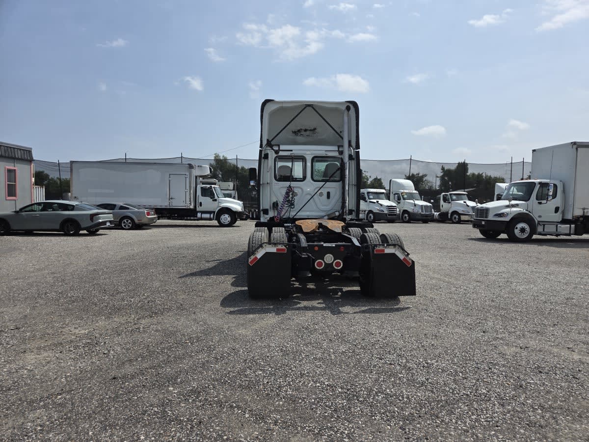 2018 Freightliner/Mercedes CASCADIA 125 681081