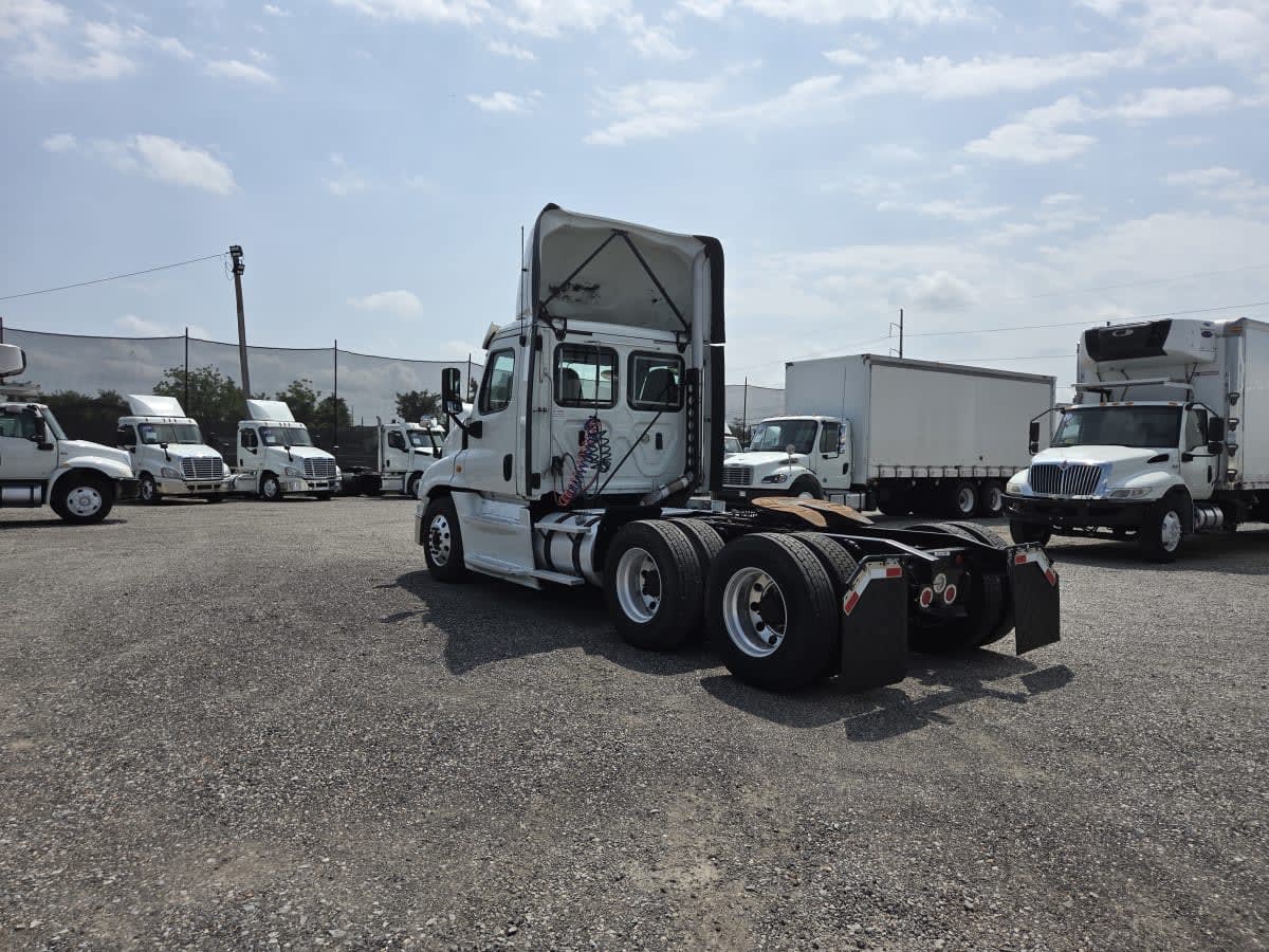2018 Freightliner/Mercedes CASCADIA 125 681081