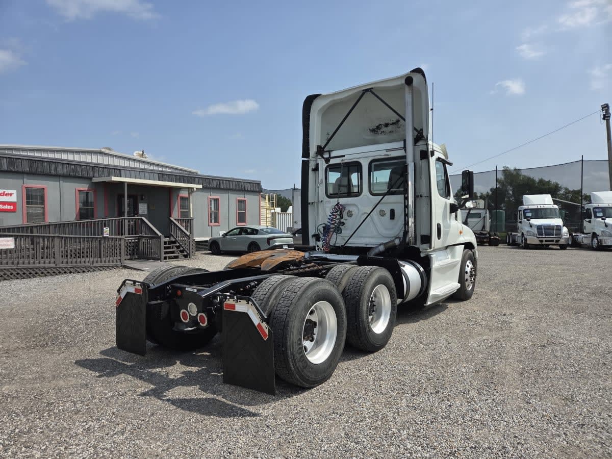 2018 Freightliner/Mercedes CASCADIA 125 681081