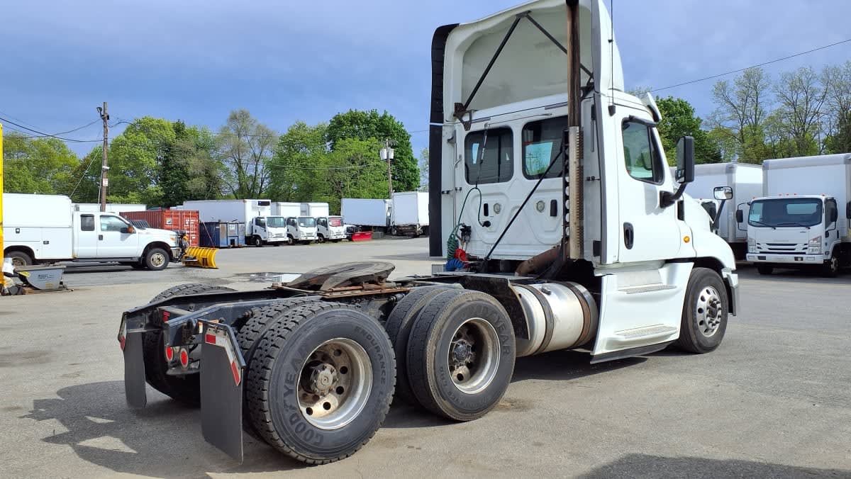2018 Freightliner/Mercedes CASCADIA 125 681082