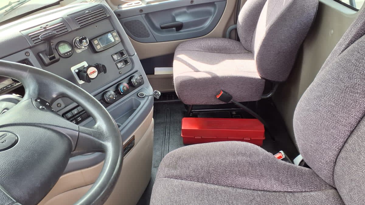 2018 Freightliner/Mercedes CASCADIA 125 681082