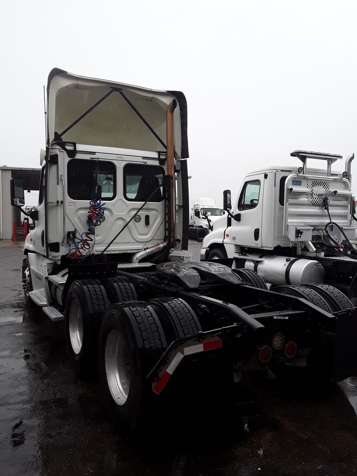 2018 Freightliner/Mercedes CASCADIA 125 681088