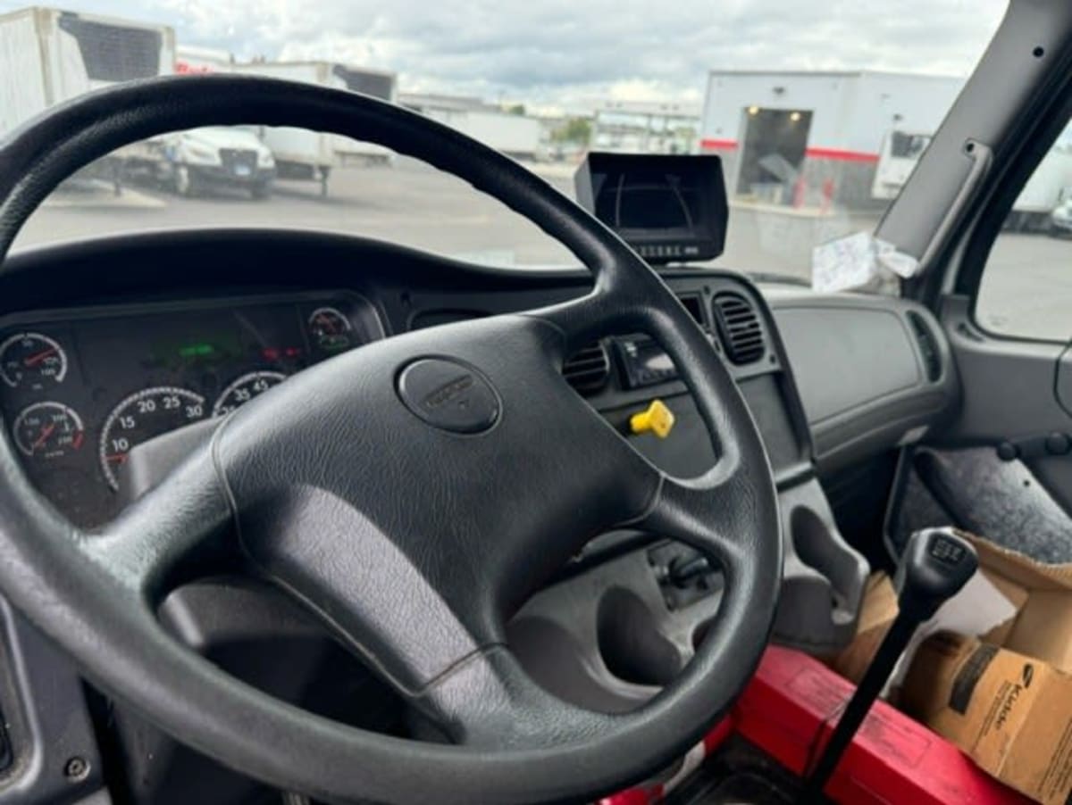 2018 Freightliner/Mercedes M2 106 681116