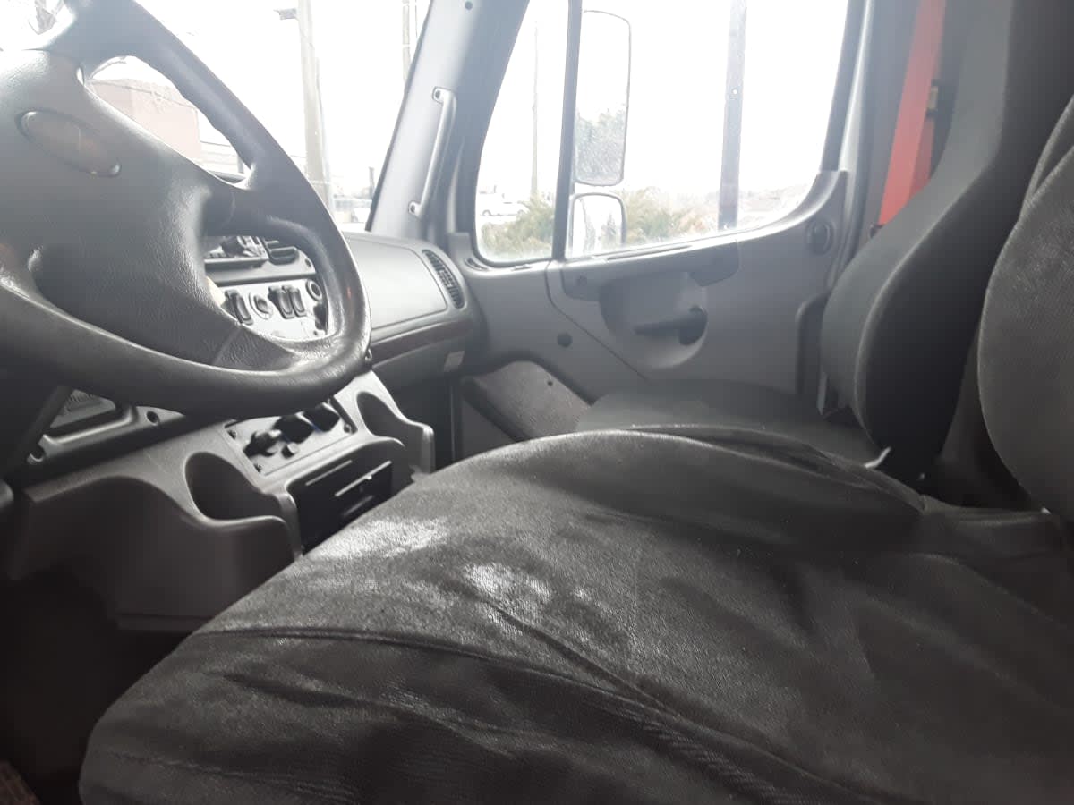 2018 Freightliner/Mercedes M2 106 681137