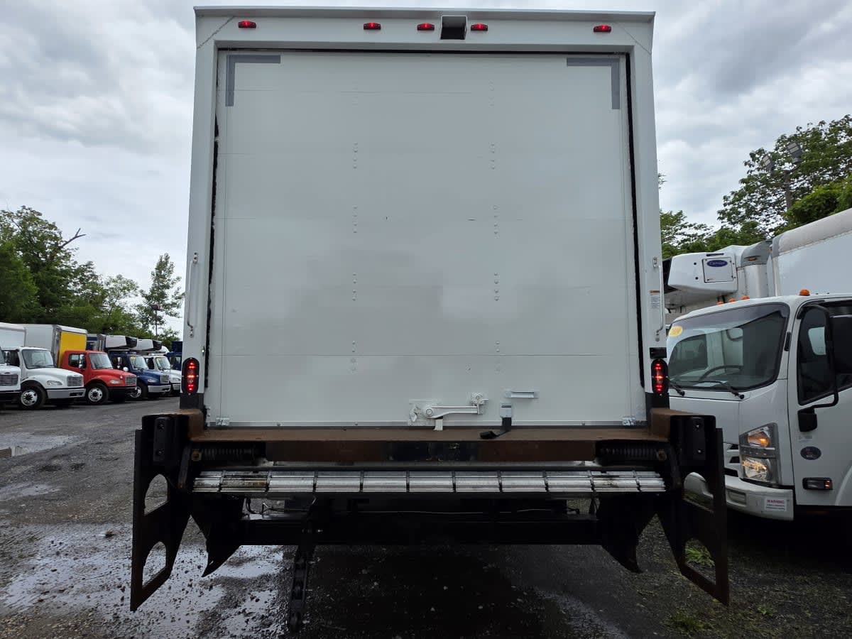 2018 Freightliner M2 106 681162
