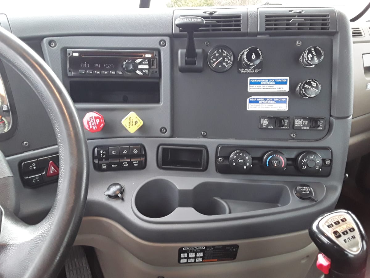 2018 Freightliner/Mercedes CASCADIA 125 681381