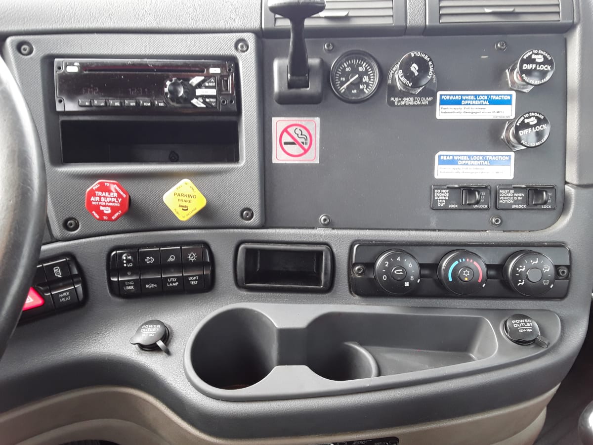 2018 Freightliner/Mercedes CASCADIA 125 681385