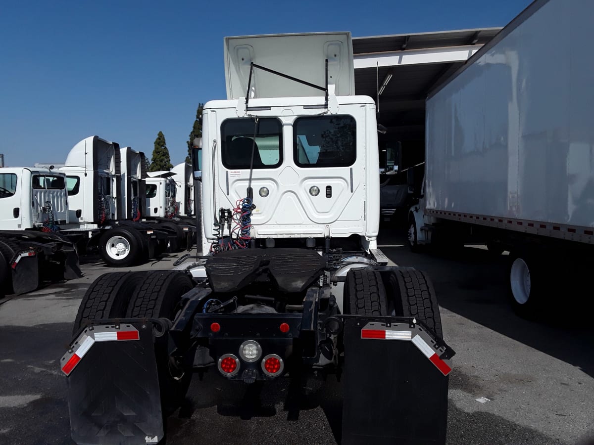 2017 Freightliner/Mercedes CASCADIA 113 681403