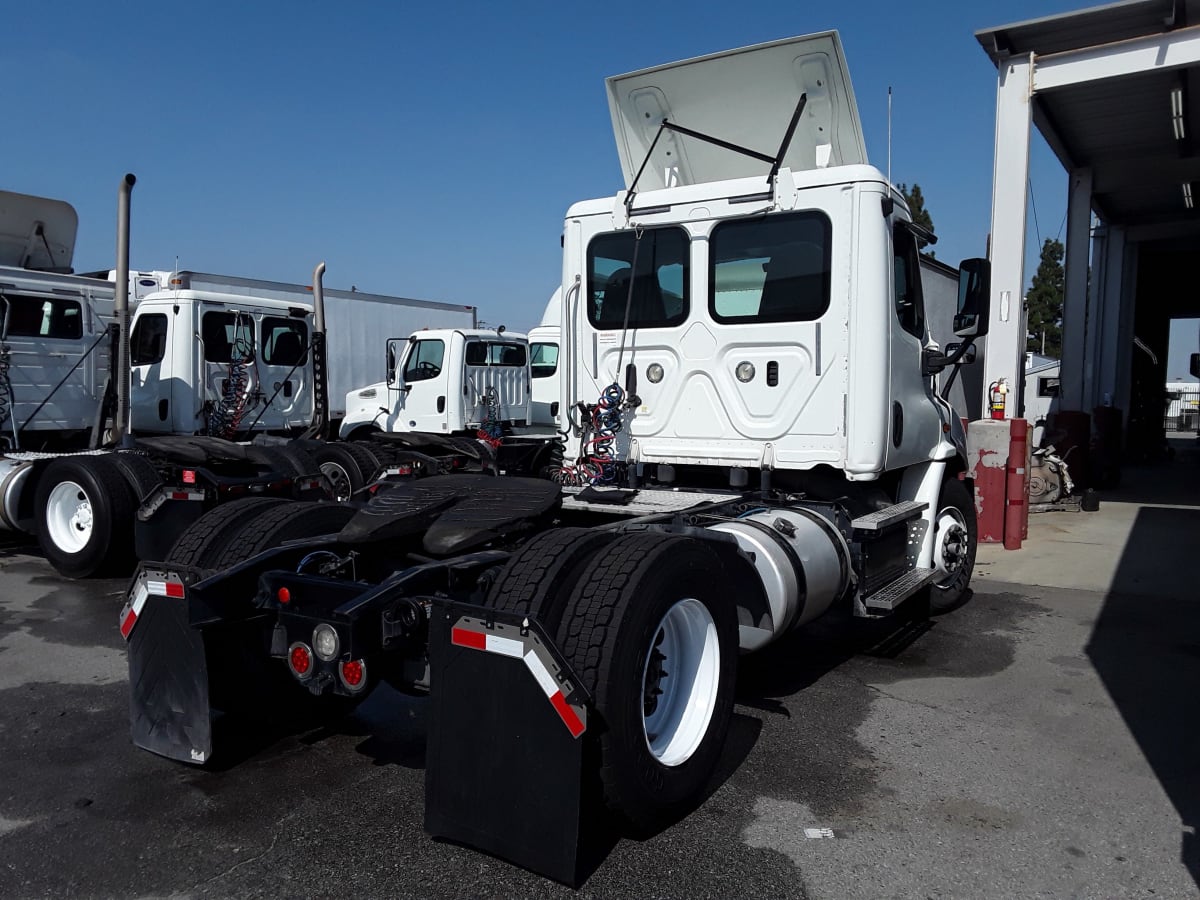 2017 Freightliner/Mercedes CASCADIA 113 681403