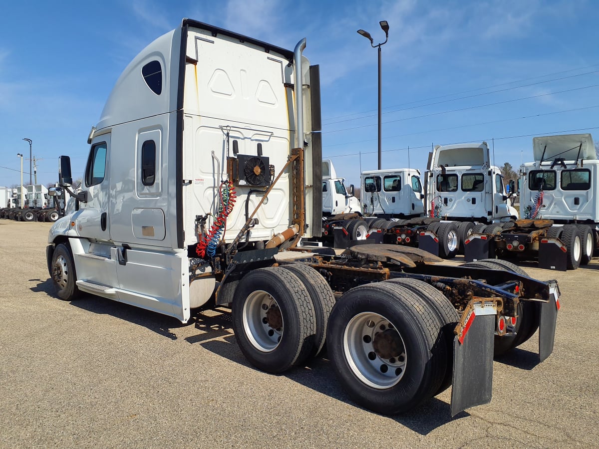 2018 Freightliner/Mercedes CASCADIA 125 681411