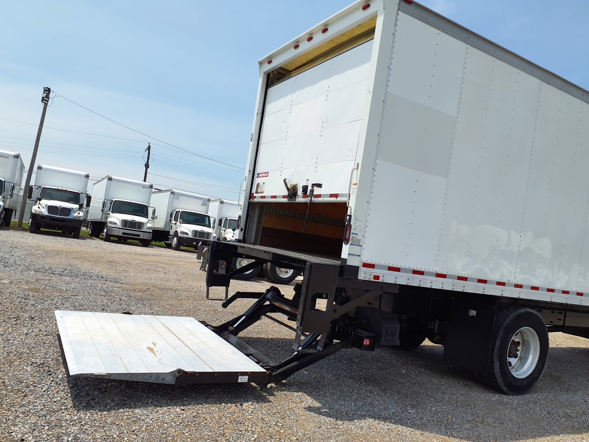 2018 Freightliner/Mercedes M2 106 681504