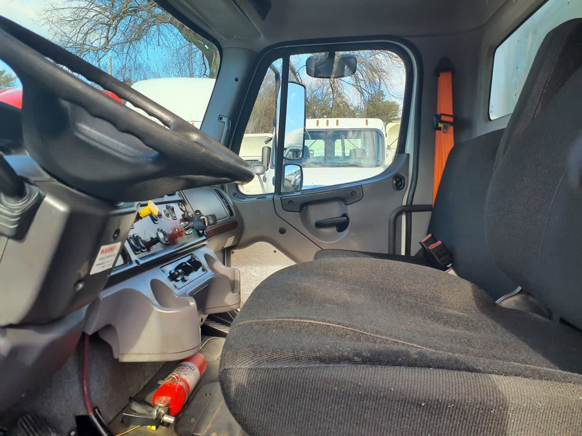 2018 Freightliner/Mercedes M2 106 681528